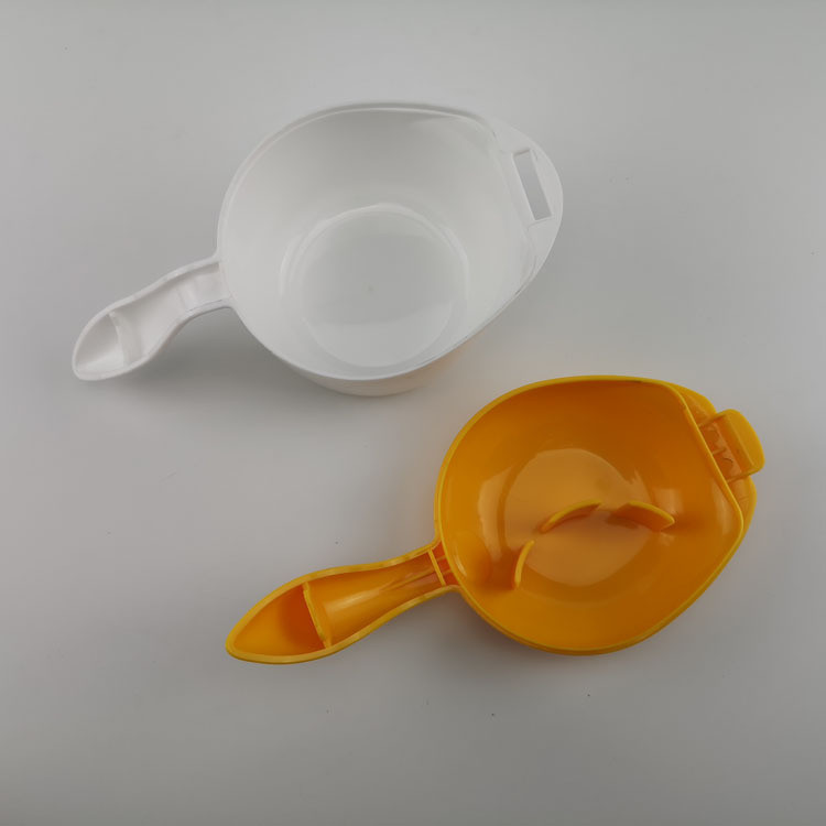 Mikrobangų krosnelės kiaušinienės virimo aparatas Suplakite kiaušinį Lengvai virtų kiaušinių kepimo garuose įrankiai keliaujant Virtuvės priedai, matomi per televizorių