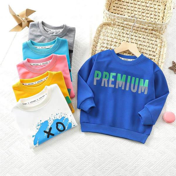 Modern gyerekblúz ovális nyakkivágással és mintával