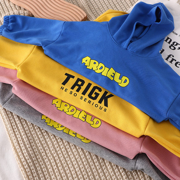 Bluză casual pentru copii, cu glugă și inscripție imprimată