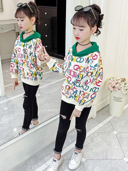 Hanorac pentru fete cu gluga si imprimeu colorat, model nou