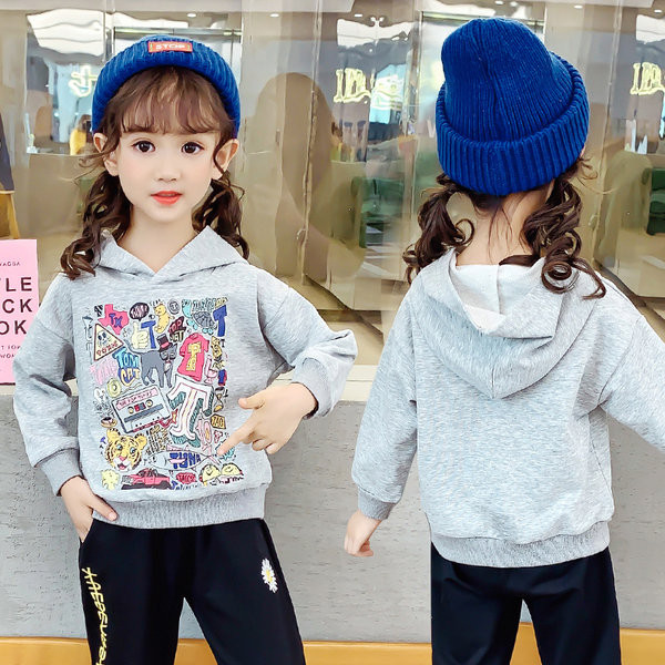 Sportiniai vaikiški megztiniai su raštu ir gobtuvu