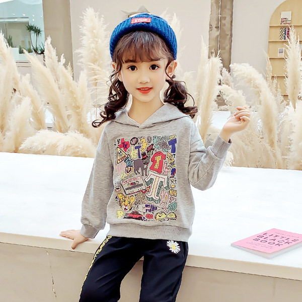 Sportiniai vaikiški megztiniai su raštu ir gobtuvu