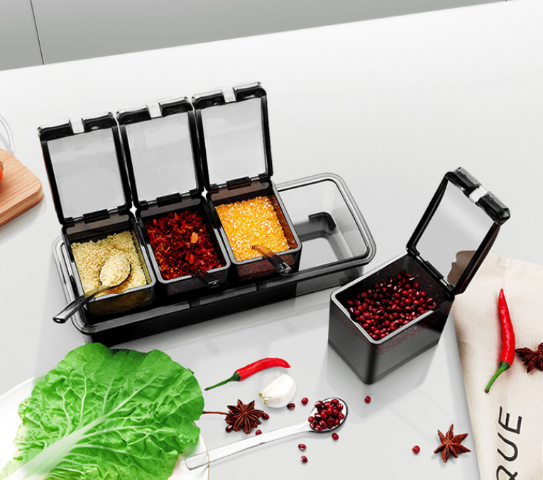 Többfunkciós kanál 4 rekeszes fűszeres doboz tároló tartály Só bors spray cukor fűszer tartály Konyhai tartozékok LA178