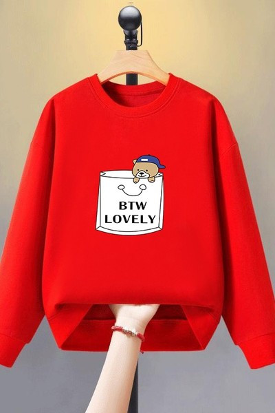 Hanorac casual cu aplicații și inscripții pentru fete