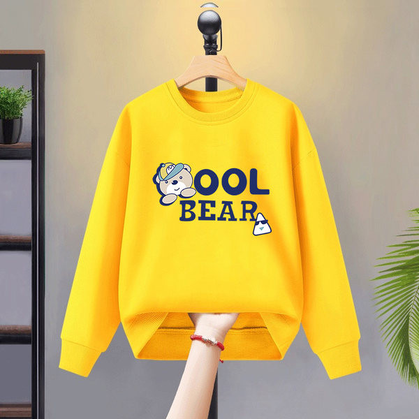 Hanorac casual cu aplicații și inscripții pentru fete