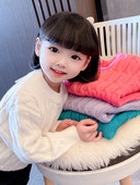 Vaikiškas megztas megztinis su ovalia iškirpte mergaitėms