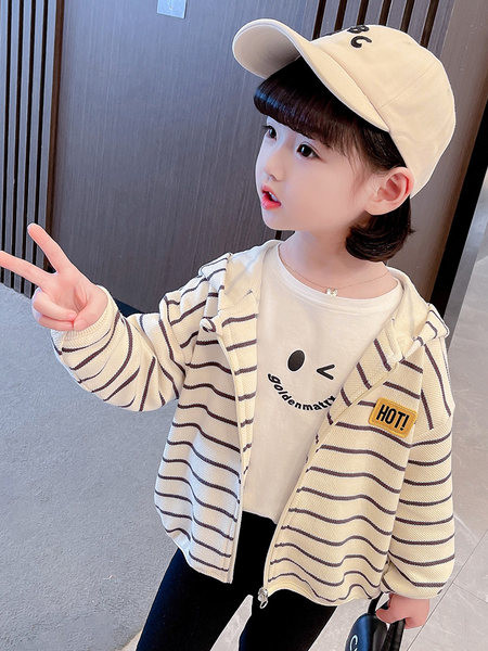 Csíkos gyerekkapu lányoknak