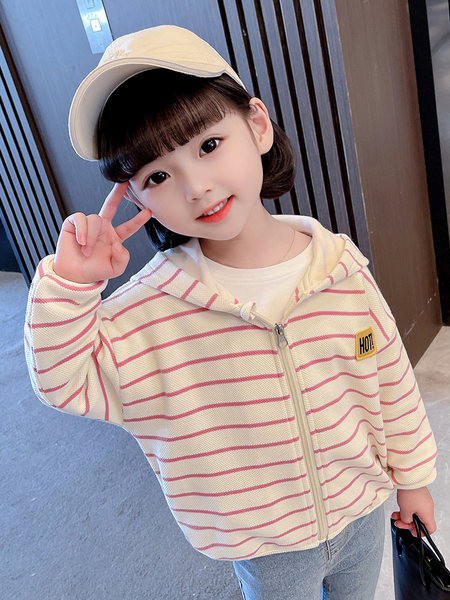 Csíkos gyerekkapu lányoknak