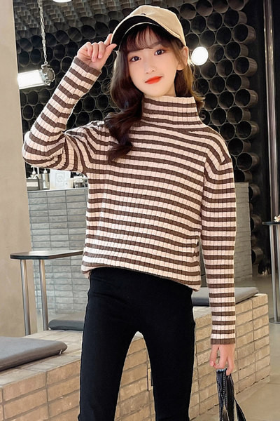 Paminkštintas dryžuotas megztinis mergaitei