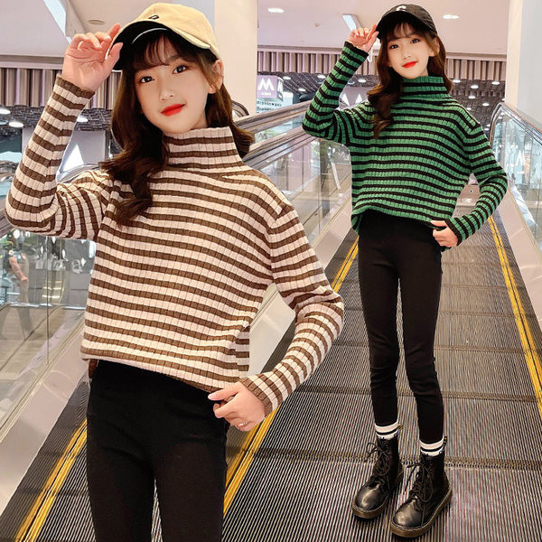 Paminkštintas dryžuotas megztinis mergaitei