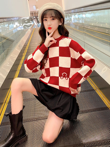 Pulover tricotat pentru fete cu aplicație și decolteu oval