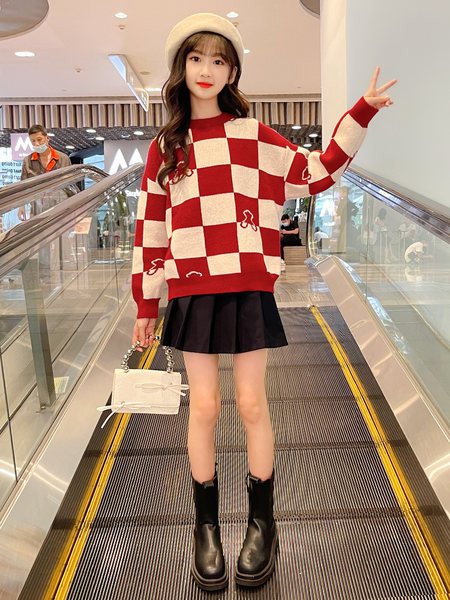 Pulover tricotat pentru fete cu aplicație și decolteu oval