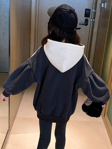 Hanorac pentru copii model larg cu inscriptie