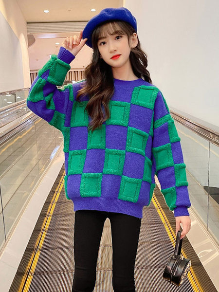 Pulover pentru copii cu decolteu în carouri pentru fete