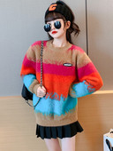 Pulover cu logo colorat pentru fete