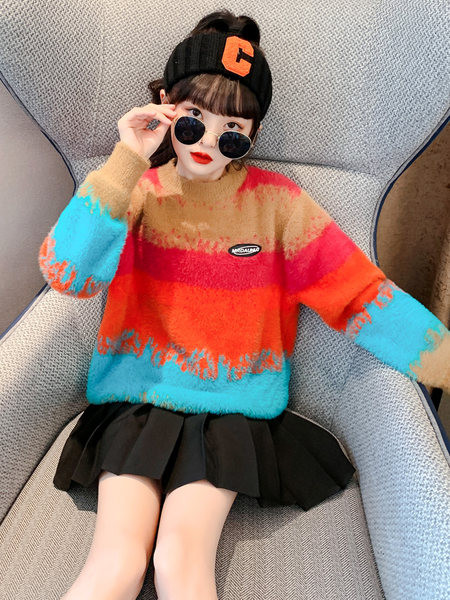 Pulover cu logo colorat pentru fete