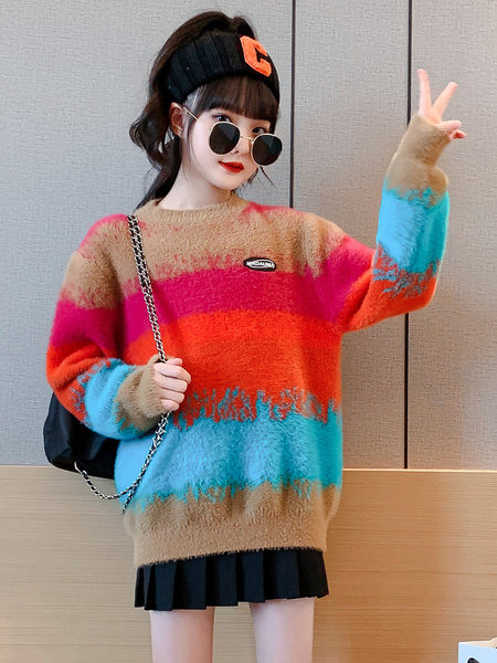 Pulover cu logo colorat pentru fete