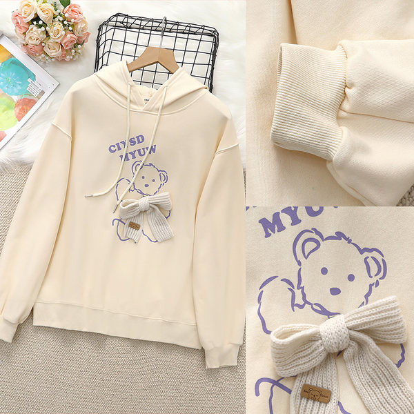 Hanorac sport cu gluga si aplicatie pentru fete