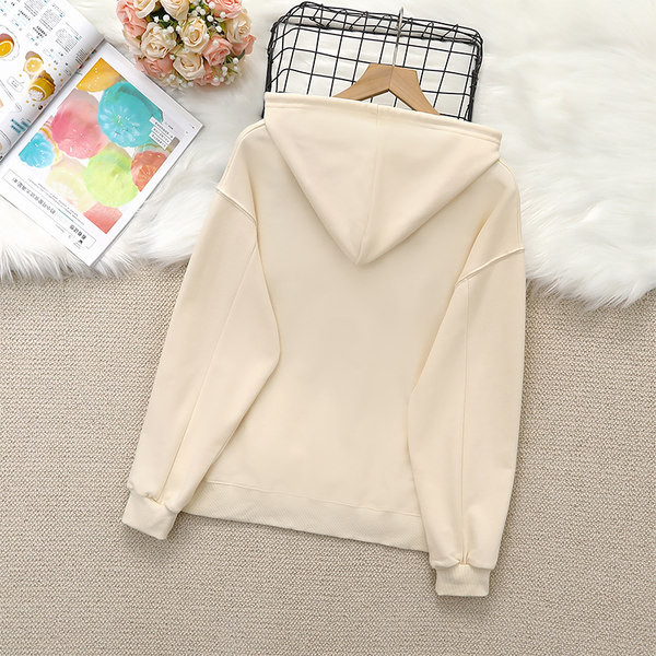 Hanorac sport cu gluga si aplicatie pentru fete