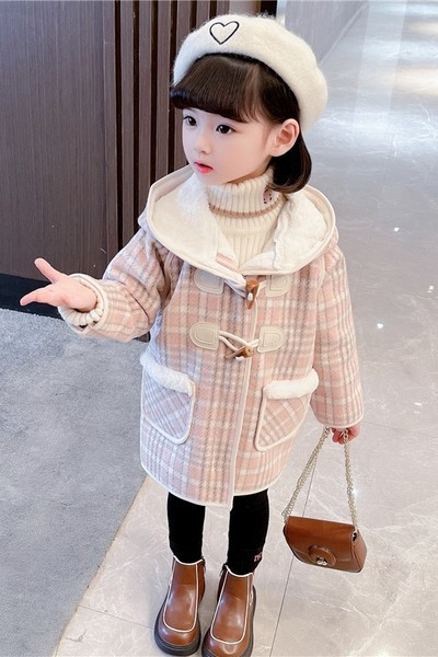 Béléses, kapucnival és cipzáras gyerekdzseki lányoknak