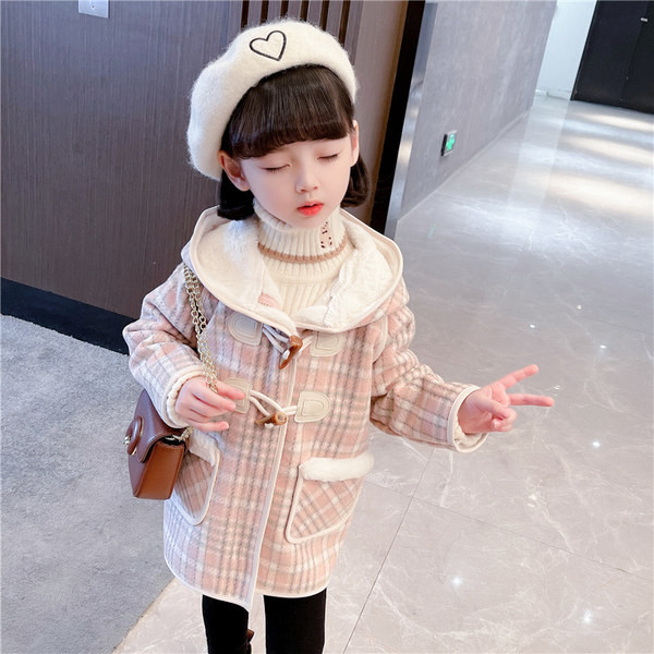 Béléses, kapucnival és cipzáras gyerekdzseki lányoknak