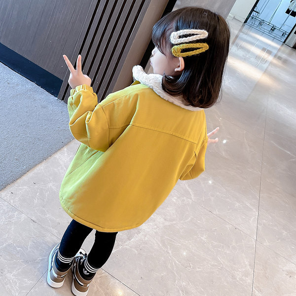 Vaikiška striukė su šiltu pamušalu ir užsegamu užtrauktuku