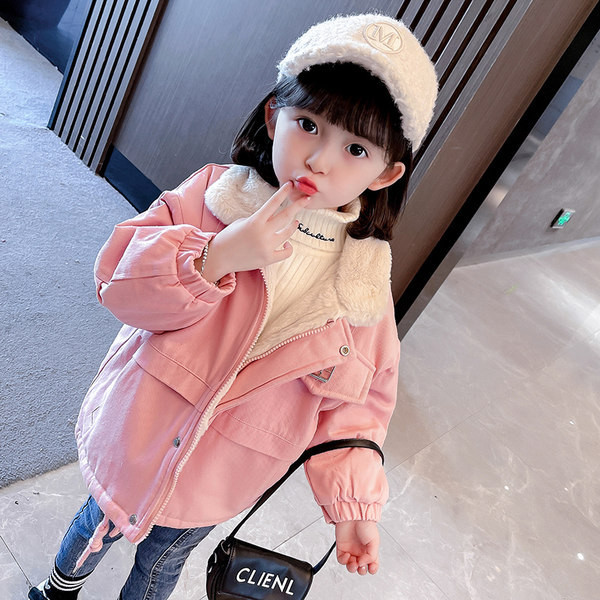 Vaikiška striukė su šiltu pamušalu ir užsegamu užtrauktuku