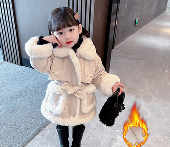 Polsterdatud lukuga ja taskuga laste jope tüdrukutele