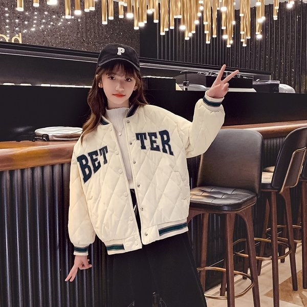 Vaikiška sportinė striukė su užtrauktuku ir užrašu mergaitėms