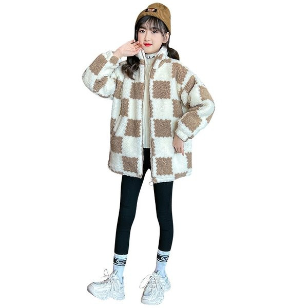 Geaca la moda pentru fete cu guler inalt si inchidere cu fermoar