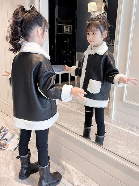 Geacă din piele la modă cu puf ecologic și buzunar pentru fete