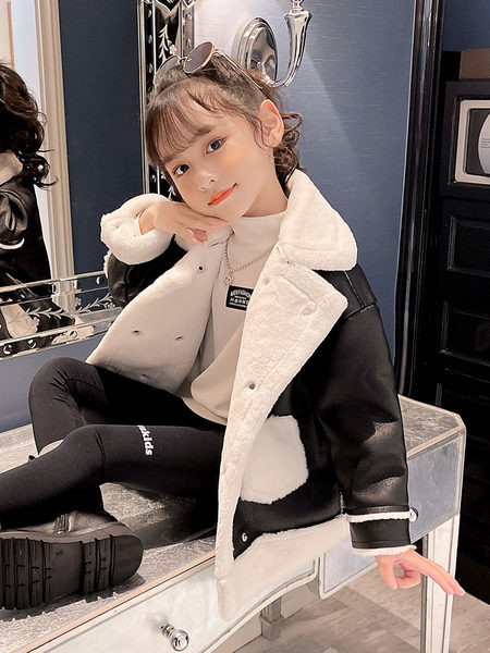 Geacă din piele la modă cu puf ecologic și buzunar pentru fete