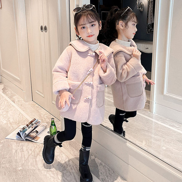 Palton de toamna iarna pentru fete cu decolteu oval si inchidere cu nasturi