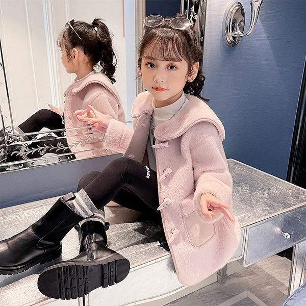 Palton de toamna iarna pentru fete cu decolteu oval si inchidere cu nasturi