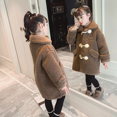 Vaikiškas pūkinis paltas su sagomis ir apykakle