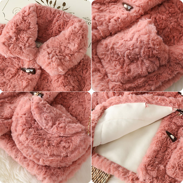 Geaca de copii captusita cu buzunar si nasturi pentru fete