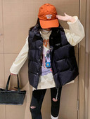 Plataus modelio liemenė mergaitėms su užrašu