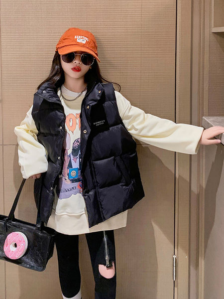 Plataus modelio liemenė mergaitėms su užrašu