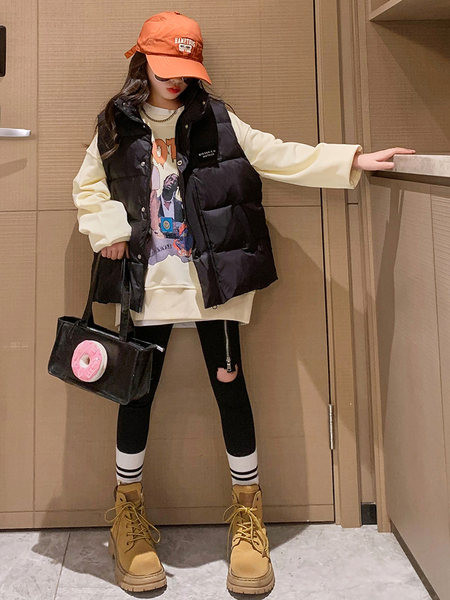 Plataus modelio liemenė mergaitėms su užrašu