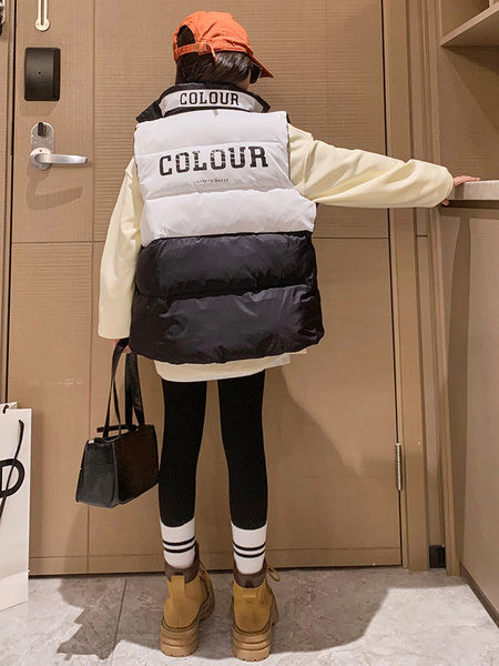 Plataus modelio liemenė mergaitėms su užrašu