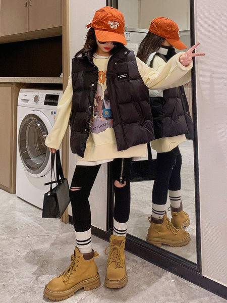 Plataus modelio liemenė mergaitėms su užrašu