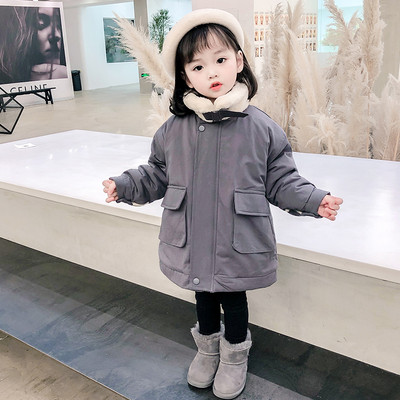 Vaikiška paminkštinta striukė su užtrauktuku ir kišene mergaitėms