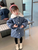 Geaca de iarna cu nasturi si guler in jos