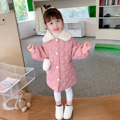 Geaca de iarna la moda pentru fete si inchidere cu nasturi