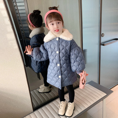 Geaca de iarna la moda pentru fete si inchidere cu nasturi