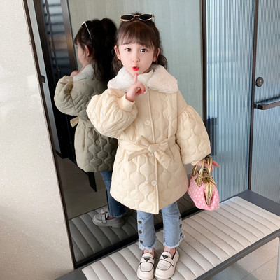 Geaca de iarna la moda pentru fete si inchidere cu nasturi