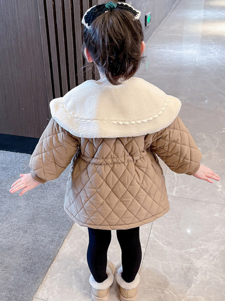 Geaca de iarna pentru copii cu guler mare, buzunar si nasturi pentru fete