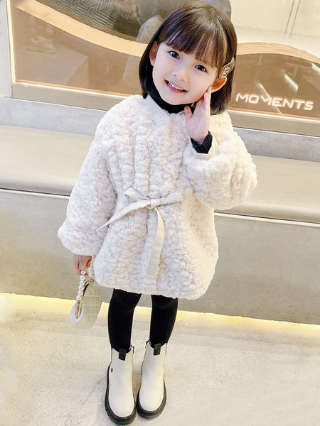 Podstavljena jakna s remenom na patentni zatvarač za djevojčice