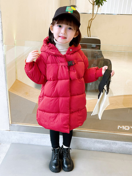 Vaikiška striukė mergaitei su sagomis