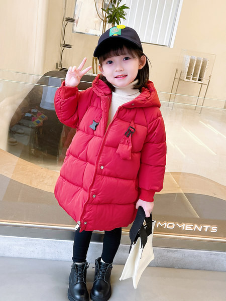 Vaikiška striukė mergaitei su sagomis